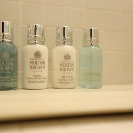 The White Suites Adamantas  Bagian luar foto