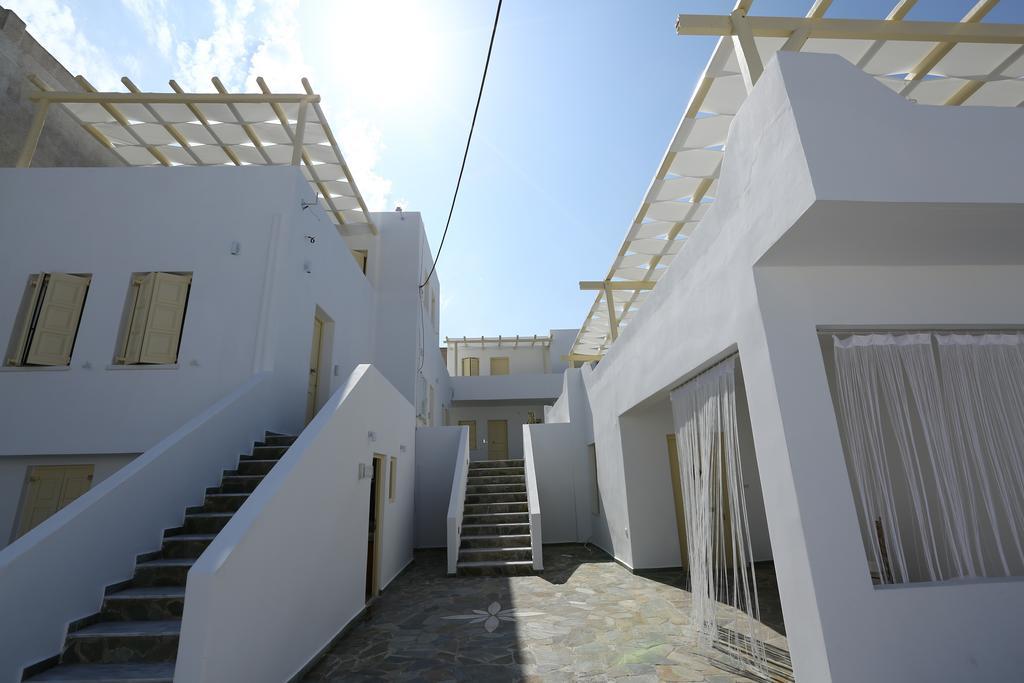 The White Suites Adamantas  Bagian luar foto