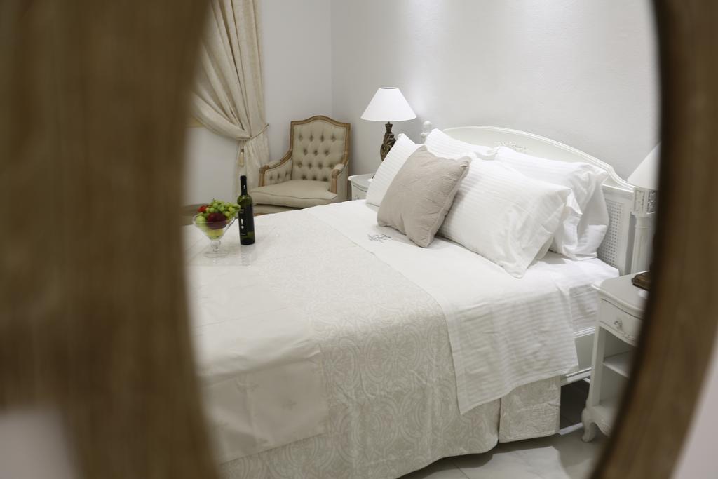 The White Suites Adamantas  Bagian luar foto