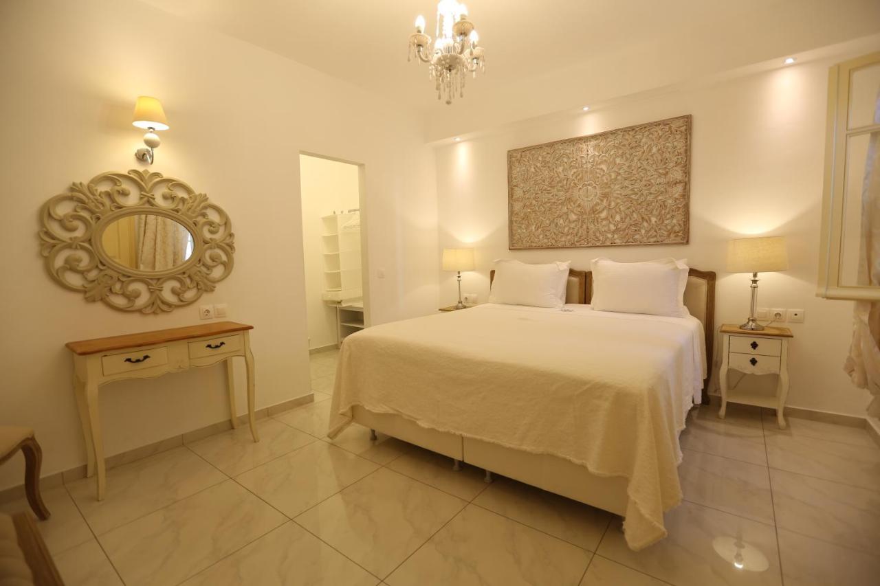 The White Suites Adamantas  Bagian luar foto