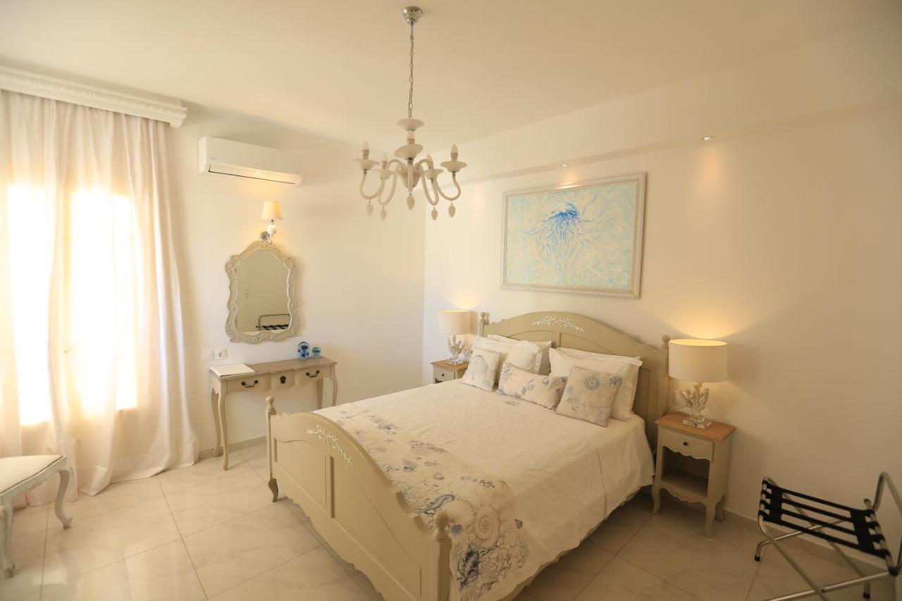 The White Suites Adamantas  Bagian luar foto