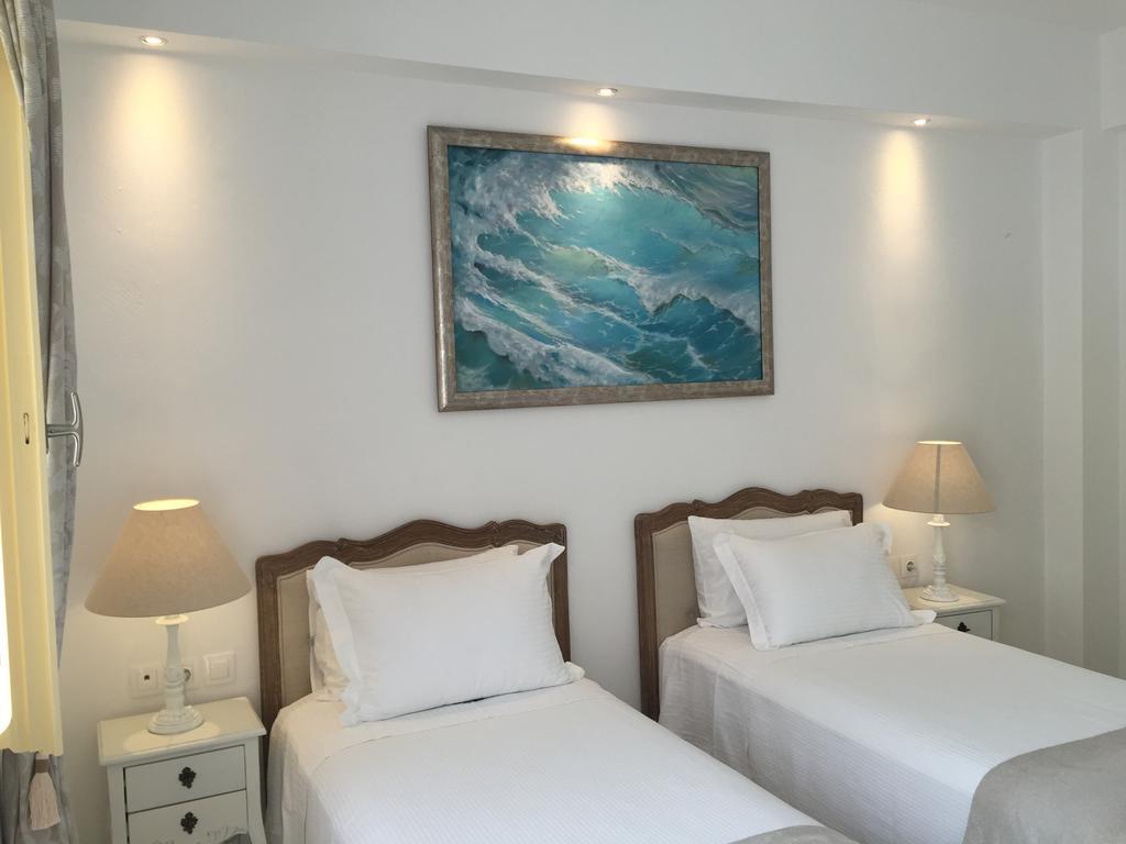 The White Suites Adamantas  Bagian luar foto