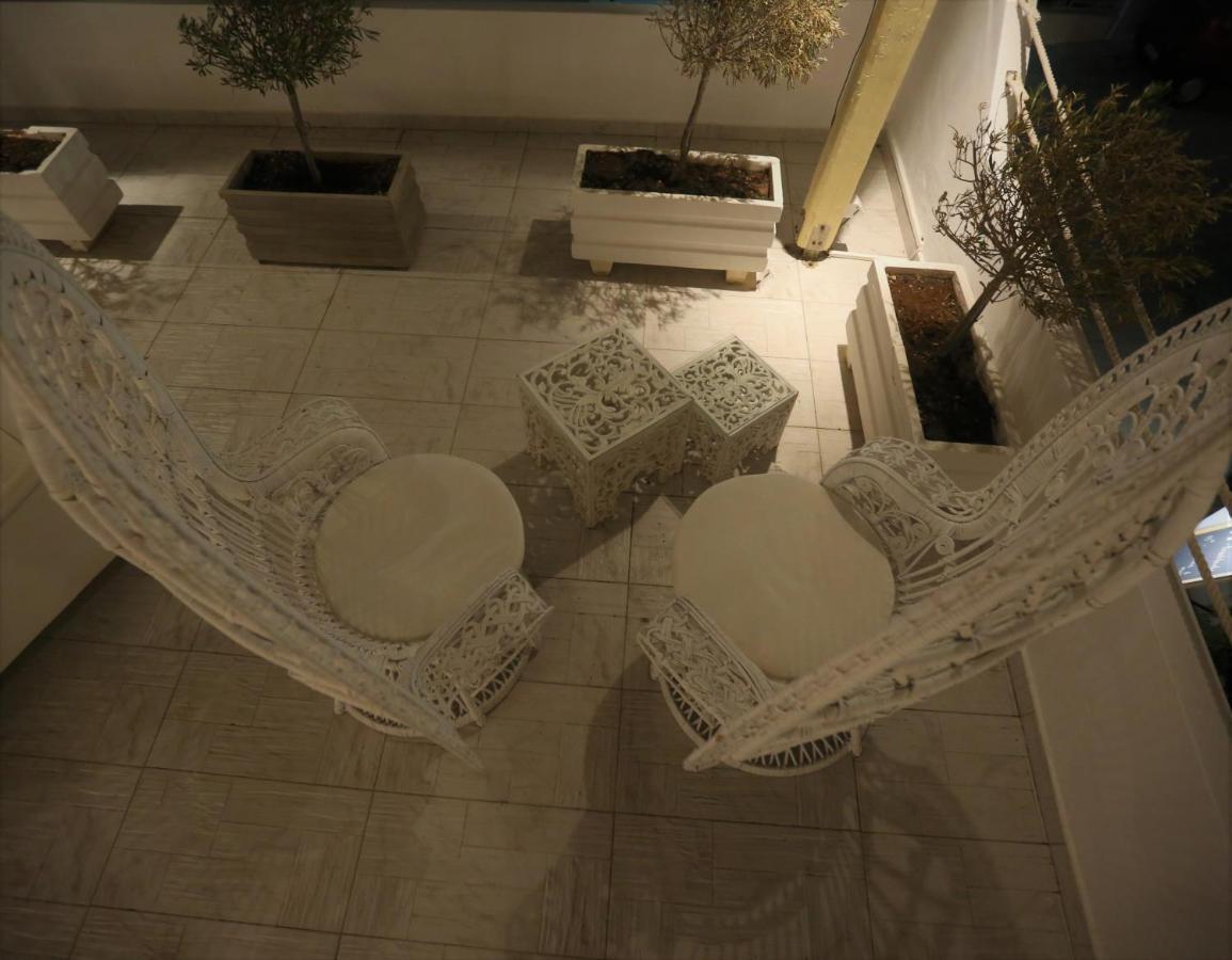 The White Suites Adamantas  Bagian luar foto